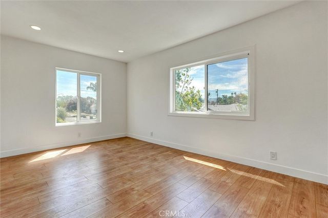 19549 Schoolcraft, Reseda, CA 91335