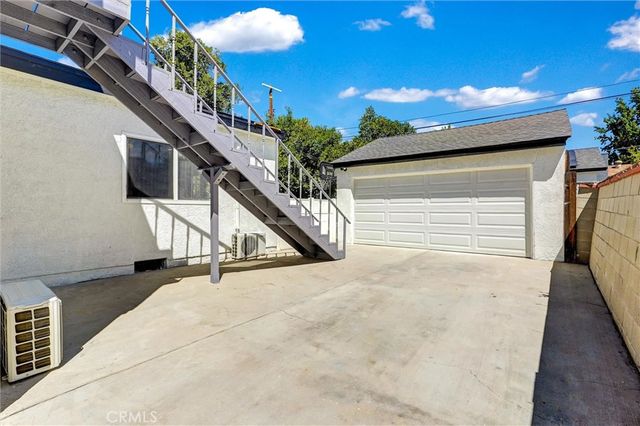 19549 Schoolcraft, Reseda, CA 91335