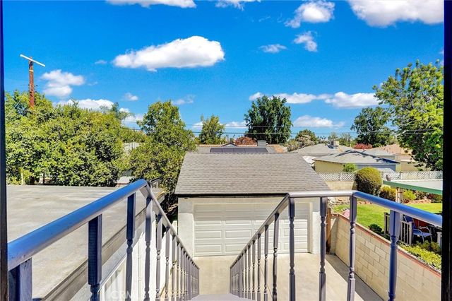 19549 Schoolcraft, Reseda, CA 91335