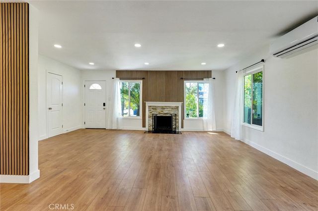 19549 Schoolcraft, Reseda, CA 91335