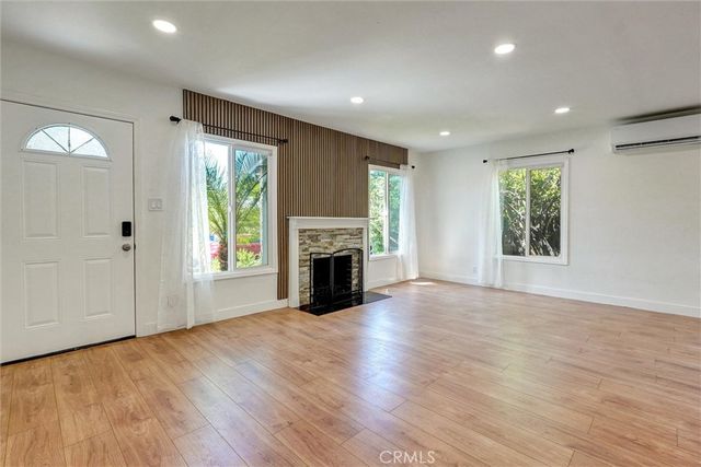 19549 Schoolcraft, Reseda, CA 91335