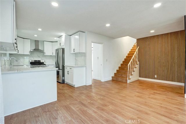 19549 Schoolcraft, Reseda, CA 91335