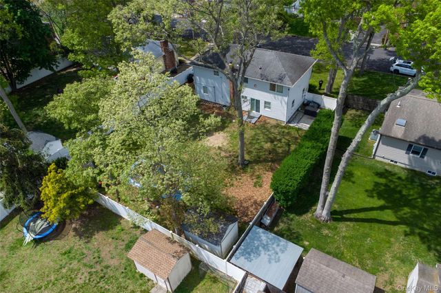 75 Park Avenue, Ronkonkoma, NY 11779