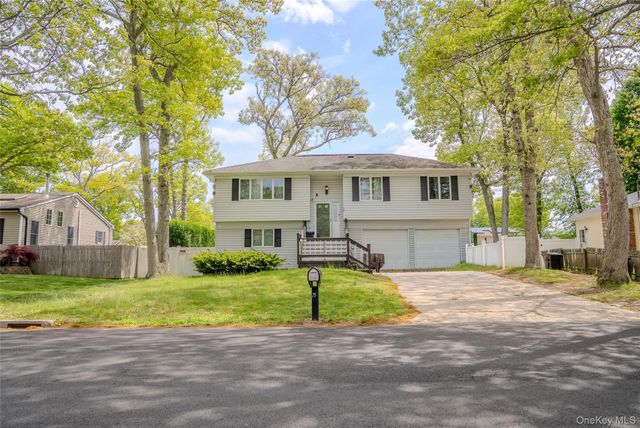 75 Park Avenue, Ronkonkoma, NY 11779