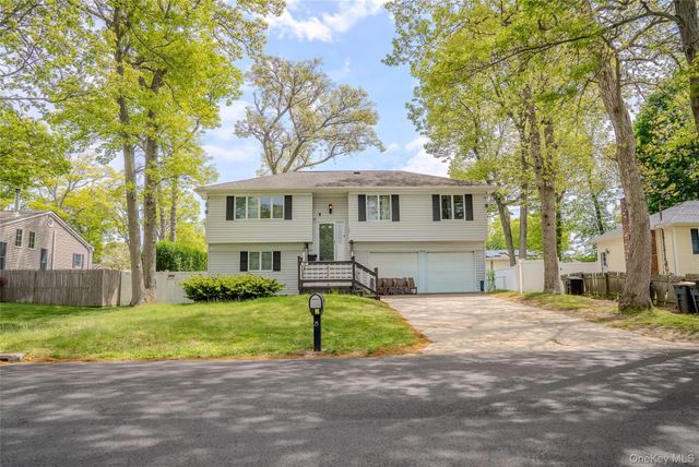 75 Park Avenue, Ronkonkoma, NY 11779