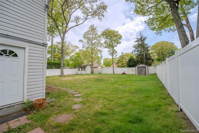 75 Park Avenue, Ronkonkoma, NY 11779