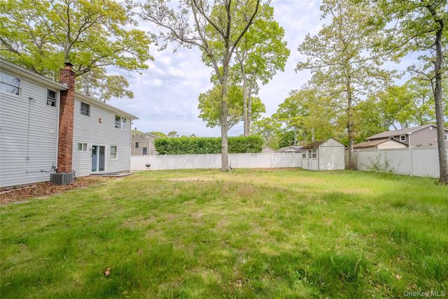 75 Park Avenue, Ronkonkoma, NY 11779