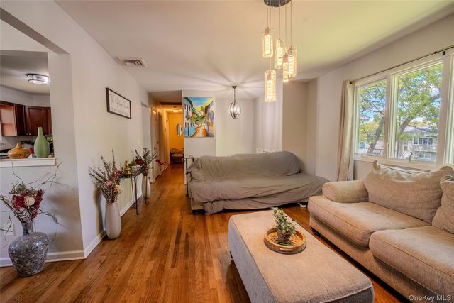 75 Park Avenue, Ronkonkoma, NY 11779