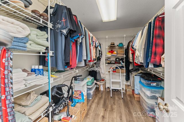 3614 Mckee Road, Charlotte, NC 28270