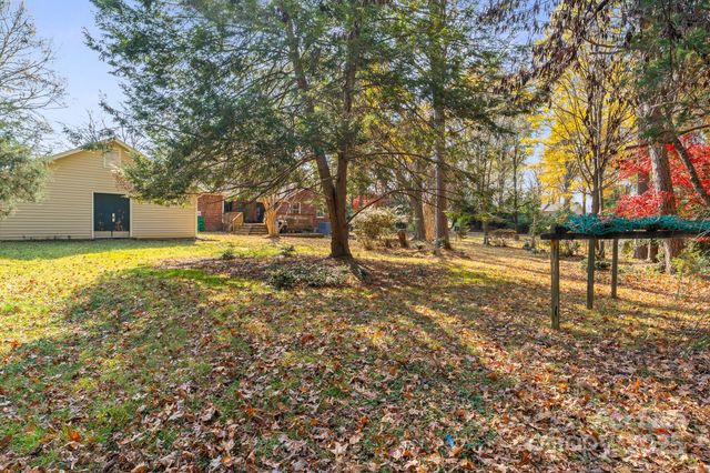 3614 Mckee Road, Charlotte, NC 28270