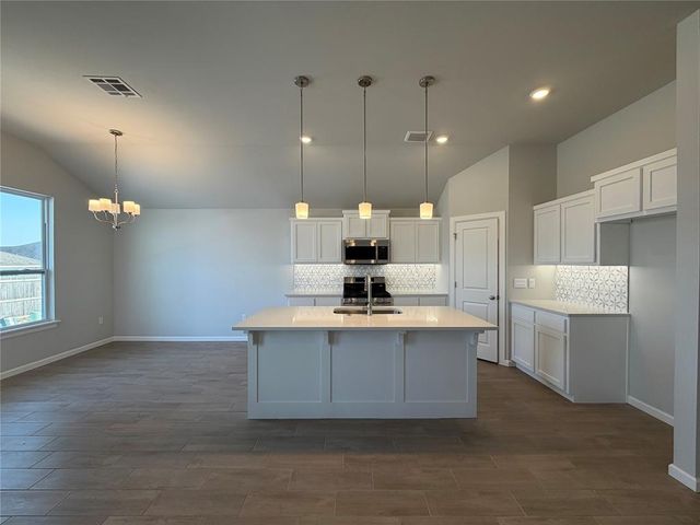 1016 Redwood Creek Drive, Yukon, OK 73099