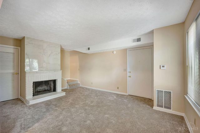 1028 E Crescentville Road, West Chester, OH 45246
