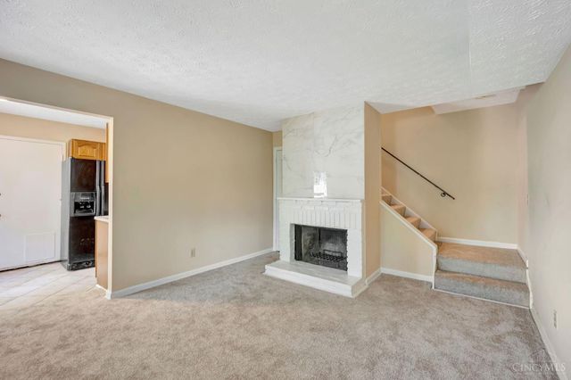 1028 E Crescentville Road, West Chester, OH 45246