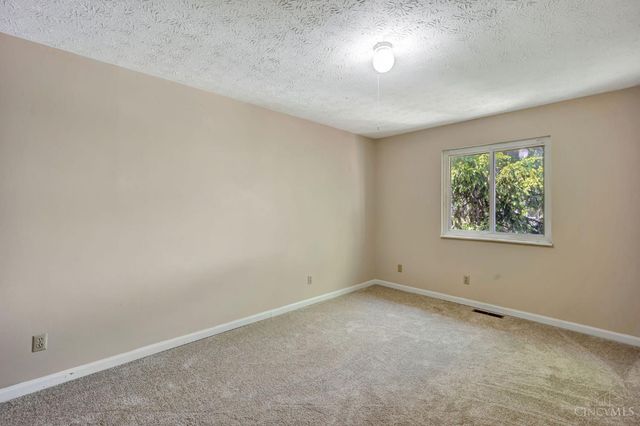 1028 E Crescentville Road, West Chester, OH 45246