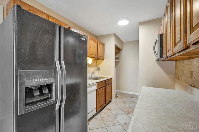 1028 E Crescentville Road, West Chester, OH 45246