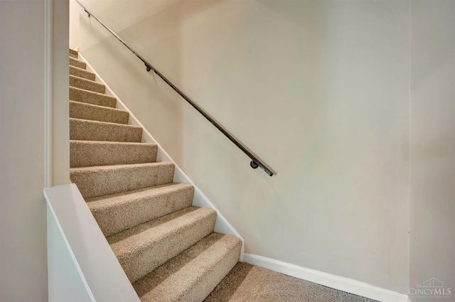 1028 E Crescentville Road, West Chester, OH 45246