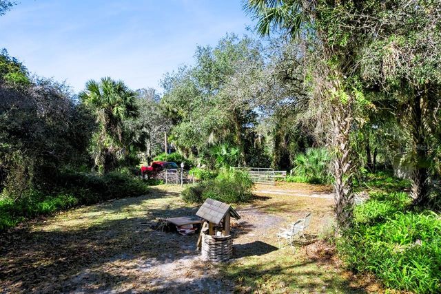 301 SHADY WOODS ROAD, Geneva, FL 32732