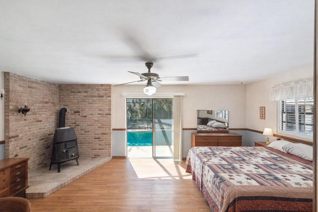 Image 11 of property listing at 301 SHADY WOODS ROAD, Geneva, FL 32732