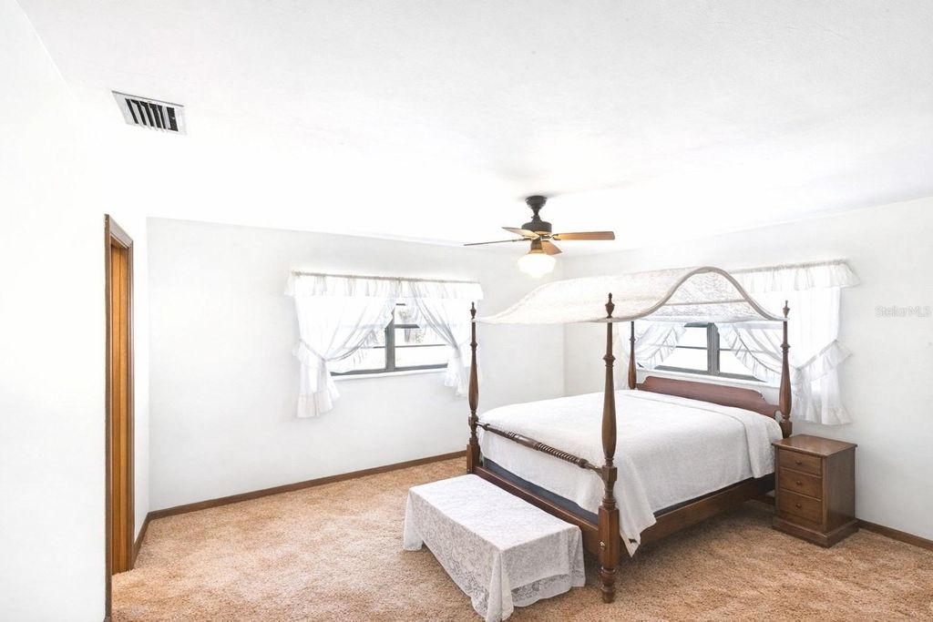 Image 9 of property listing at 301 SHADY WOODS ROAD, Geneva, FL 32732