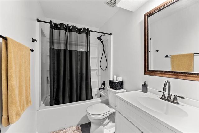 9118 Alden Street, Lenexa, KS 66215