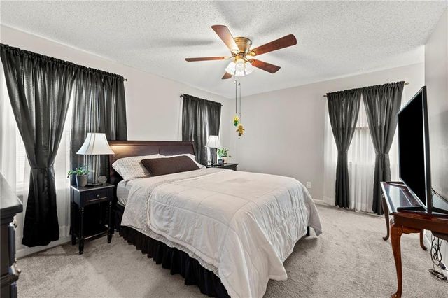 9118 Alden Street, Lenexa, KS 66215