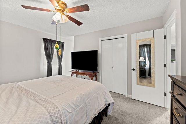 9118 Alden Street, Lenexa, KS 66215