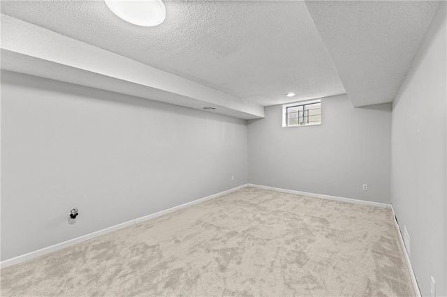 9118 Alden Street, Lenexa, KS 66215