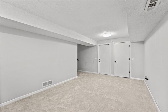 9118 Alden Street, Lenexa, KS 66215