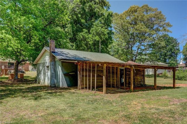 124 Clydes Drive, Reidsville, NC 27320