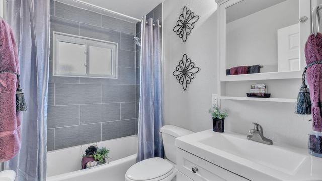 10005 LOS ARBOLES Avenue NE, Albuquerque, NM 87112