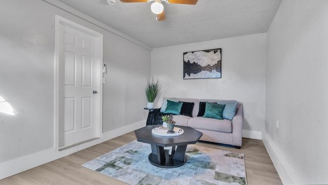 10005 LOS ARBOLES Avenue NE, Albuquerque, NM 87112