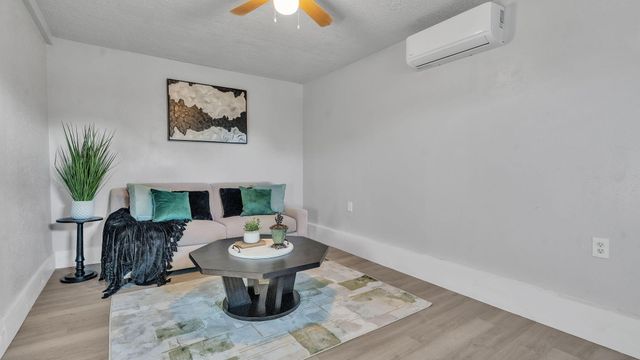 10005 LOS ARBOLES Avenue NE, Albuquerque, NM 87112