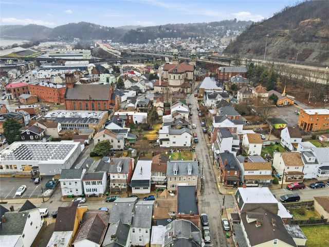 226 8th St 224, Sharpsburg, PA 15215