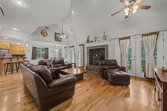 222 Spring Creek Road, Lowell, AR 72745