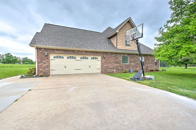 222 Spring Creek Road, Lowell, AR 72745