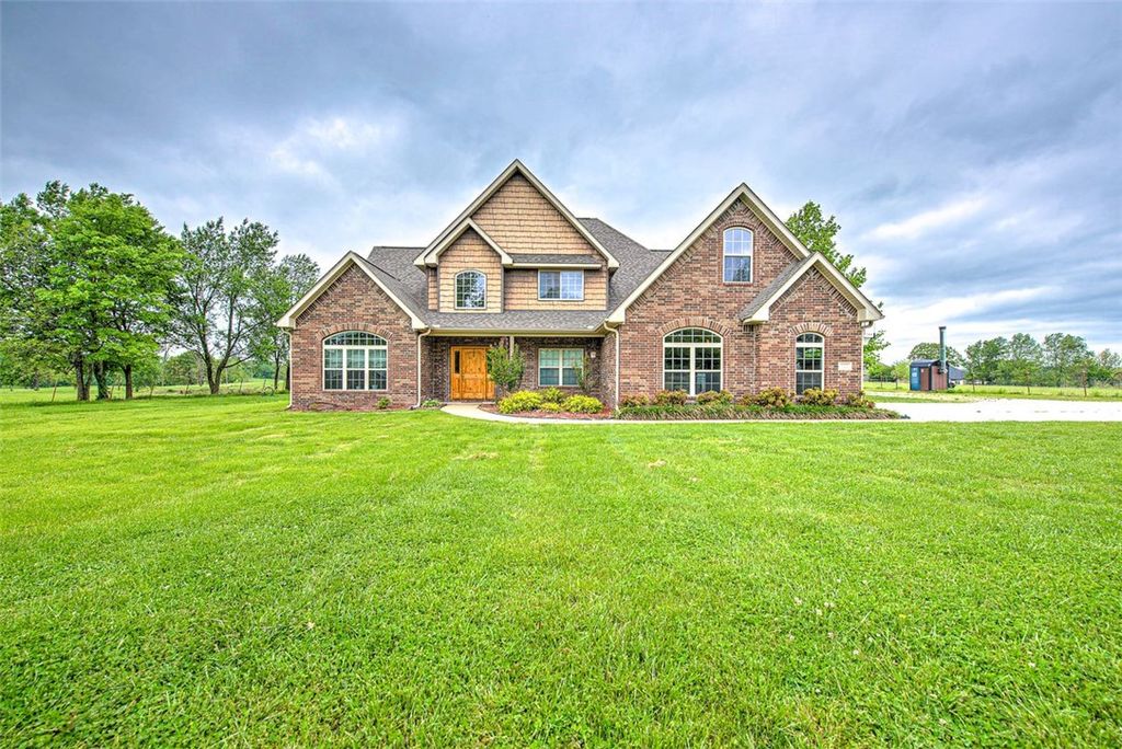 222 Spring Creek Road, Lowell, AR 72745