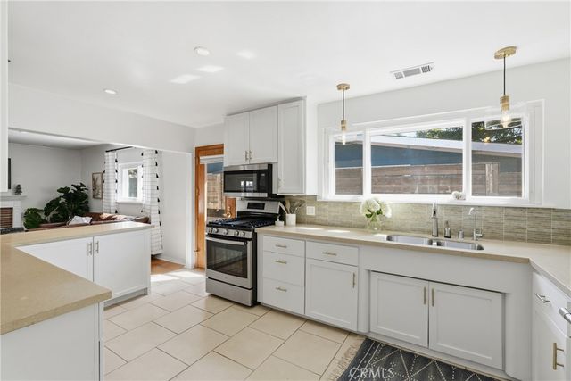 8916 Rayford, Los Angeles, CA 90045