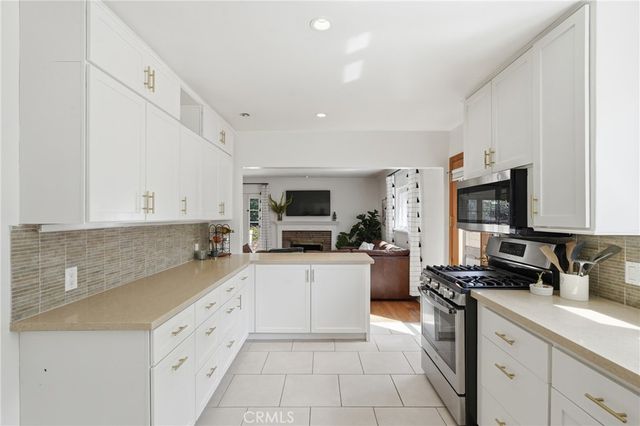 8916 Rayford, Los Angeles, CA 90045