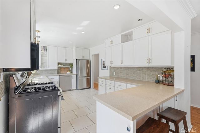 8916 Rayford, Los Angeles, CA 90045
