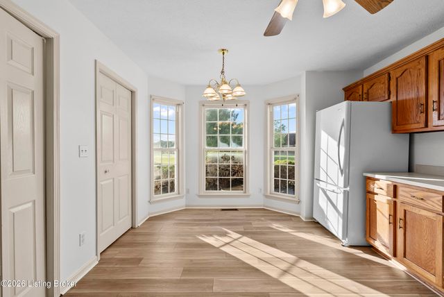244 Meadow Lake Dr, Taylorsville, KY 40071