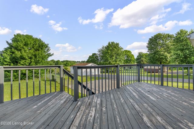 244 Meadow Lake Dr, Taylorsville, KY 40071