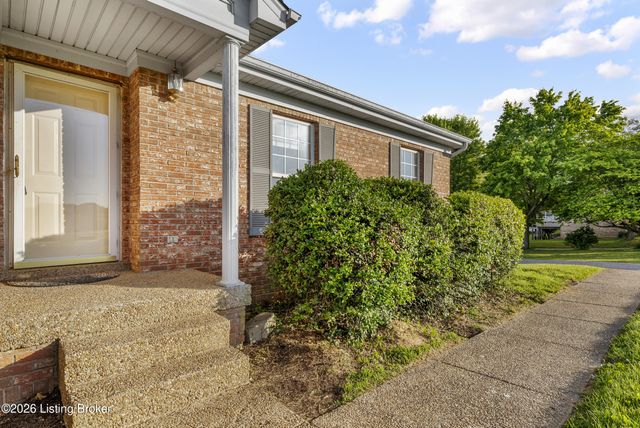 244 Meadow Lake Dr, Taylorsville, KY 40071
