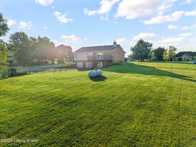 244 Meadow Lake Dr, Taylorsville, KY 40071