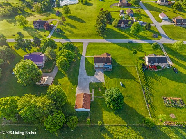 244 Meadow Lake Dr, Taylorsville, KY 40071