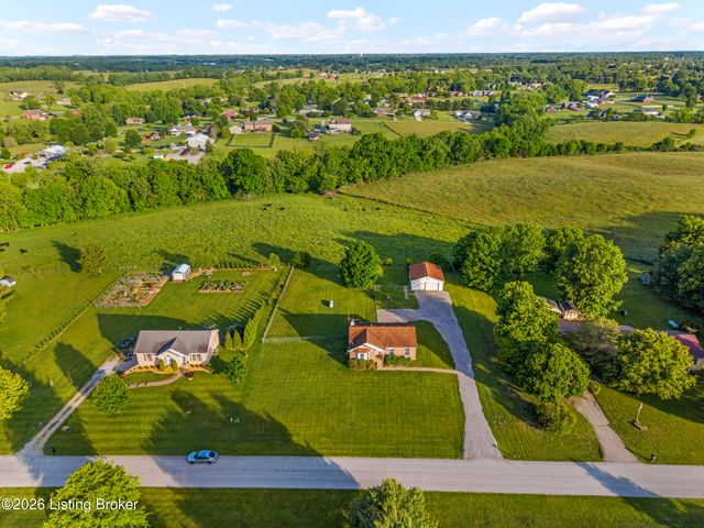 244 Meadow Lake Dr, Taylorsville, KY 40071