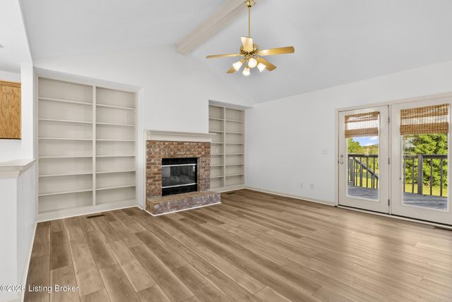 244 Meadow Lake Dr, Taylorsville, KY 40071