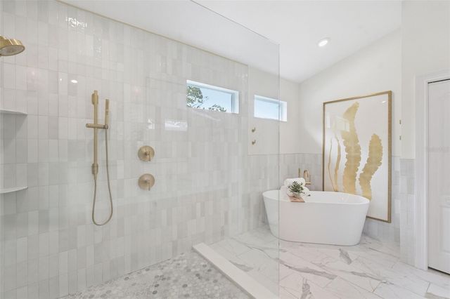 3404 W DORCHESTER STREET, Tampa, FL 33611