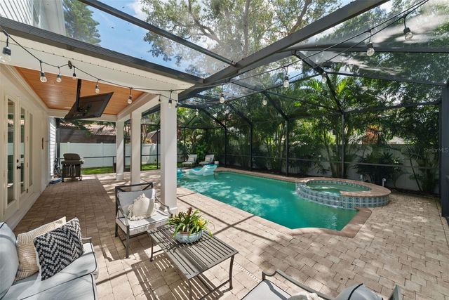3404 W DORCHESTER STREET, Tampa, FL 33611