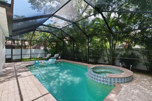 3404 W DORCHESTER STREET, Tampa, FL 33611