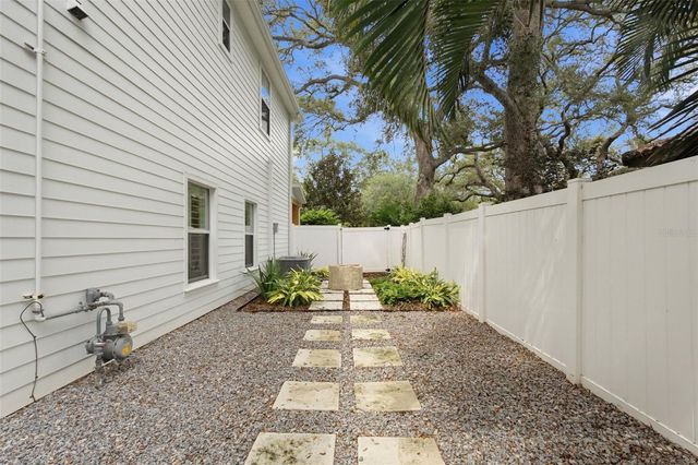 3404 W DORCHESTER STREET, Tampa, FL 33611